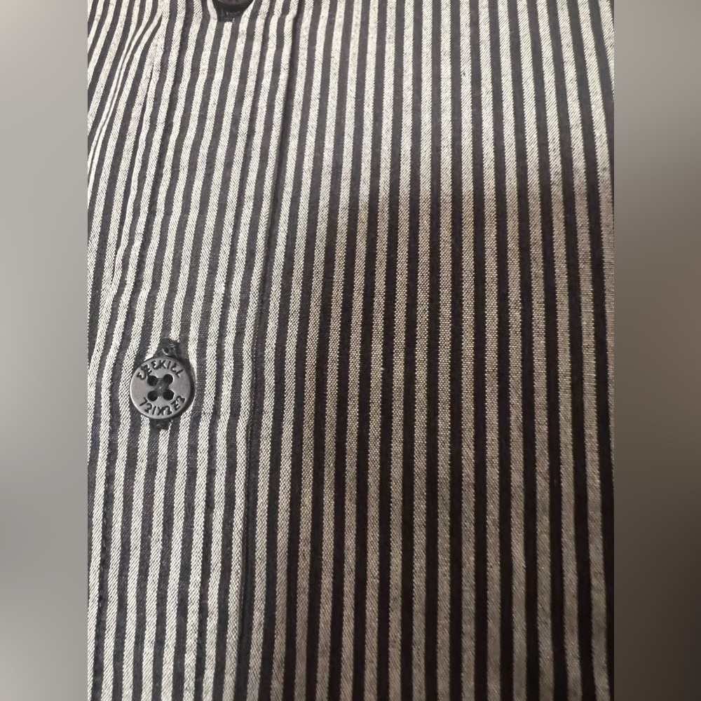 Ezekiel Black & Gray Striped Short Sleeve Button Down Collar Shirt EUC - Picture 4 of 15